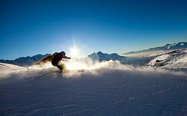Skifahren im Halsital im Winter